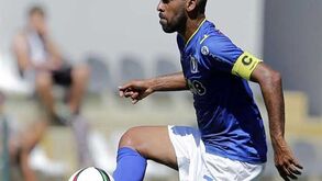 Famalicão-Farense, 2-1: Regresso às vitórias com golo relâmpago