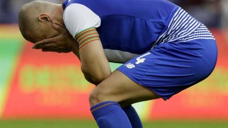 Maicon com lesão muscular