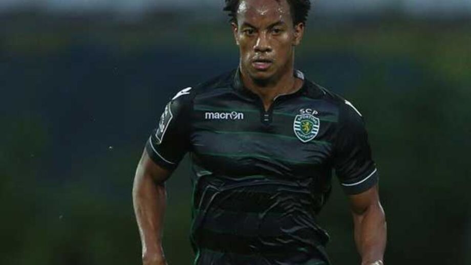 Sevilha na corrida por Carrillo