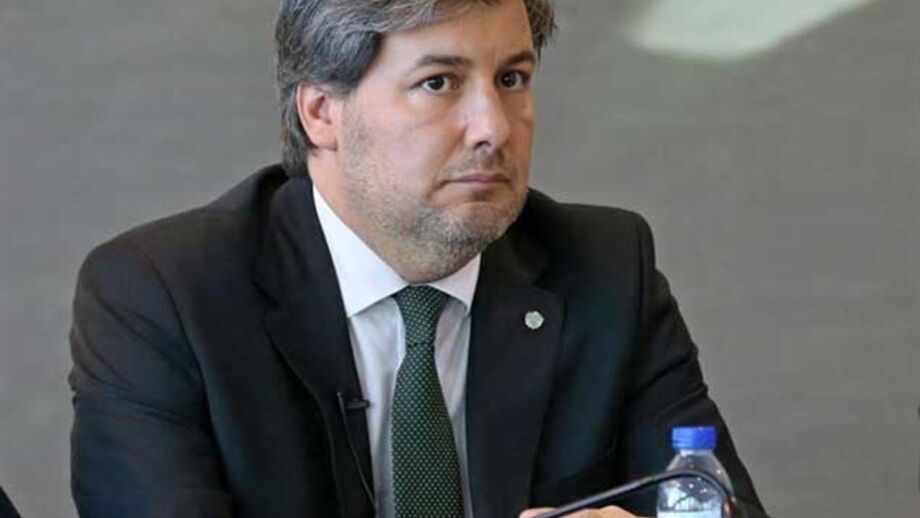 Leões "relembram" pedido de recuso de prendas 