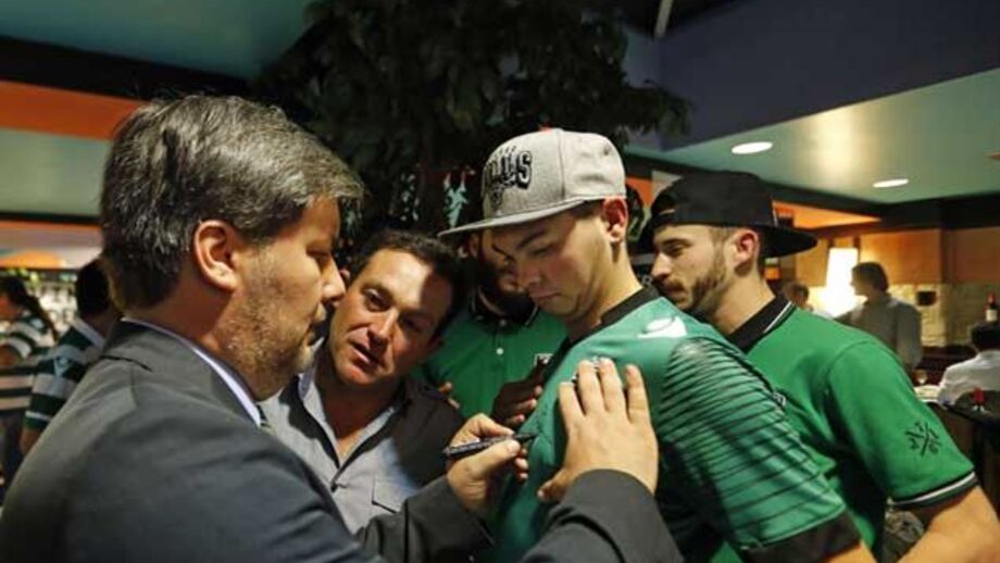 Bruno de Carvalho: «Nesses 18 anos não vi nenhum sócio rasgar cartão»