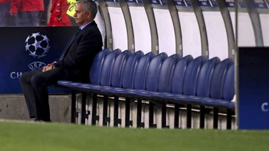 Ingleses dizem que balneário está contra Mourinho