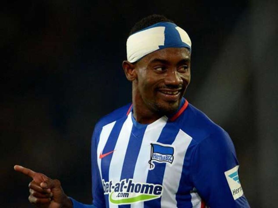 Hertha Berlim sobe provisoriamente ao quarto lugar