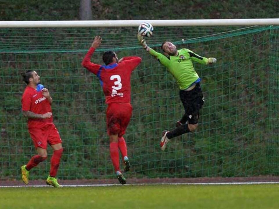 Chaves-Oliveirense, 1-1: Guardião João Pinho marca... de baliza a baliza
