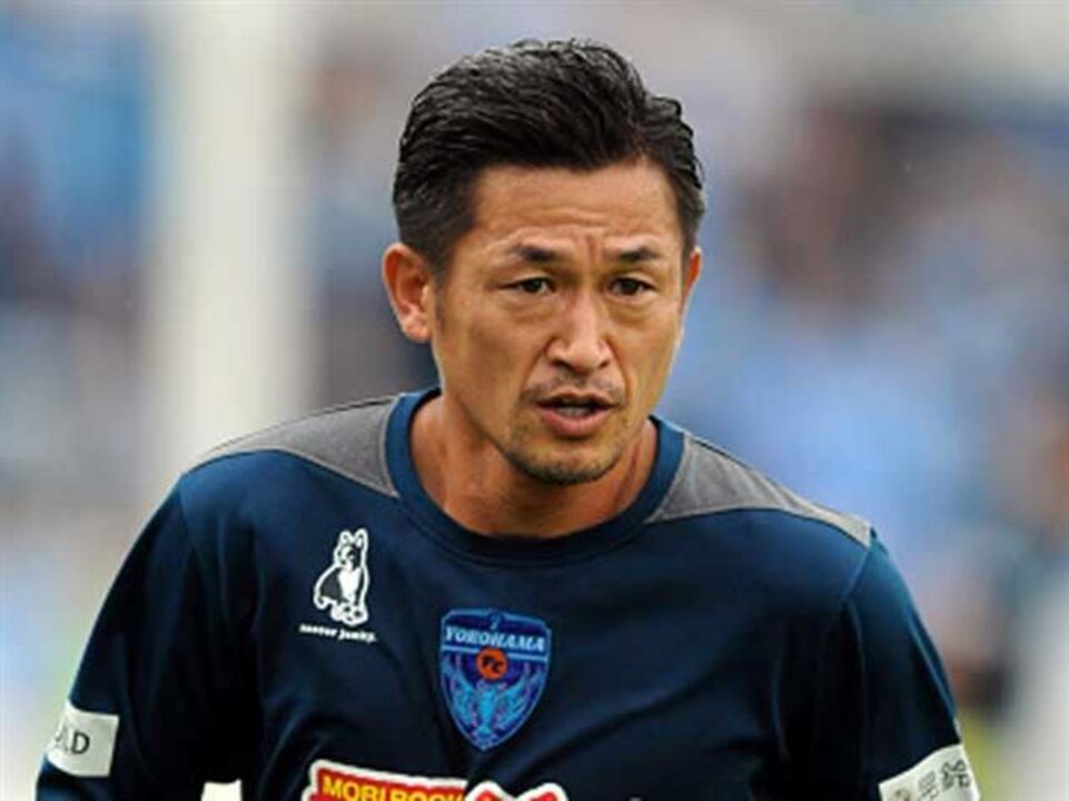 Kazuyoshi Miura renova com o Yokohama FC aos 48 anos