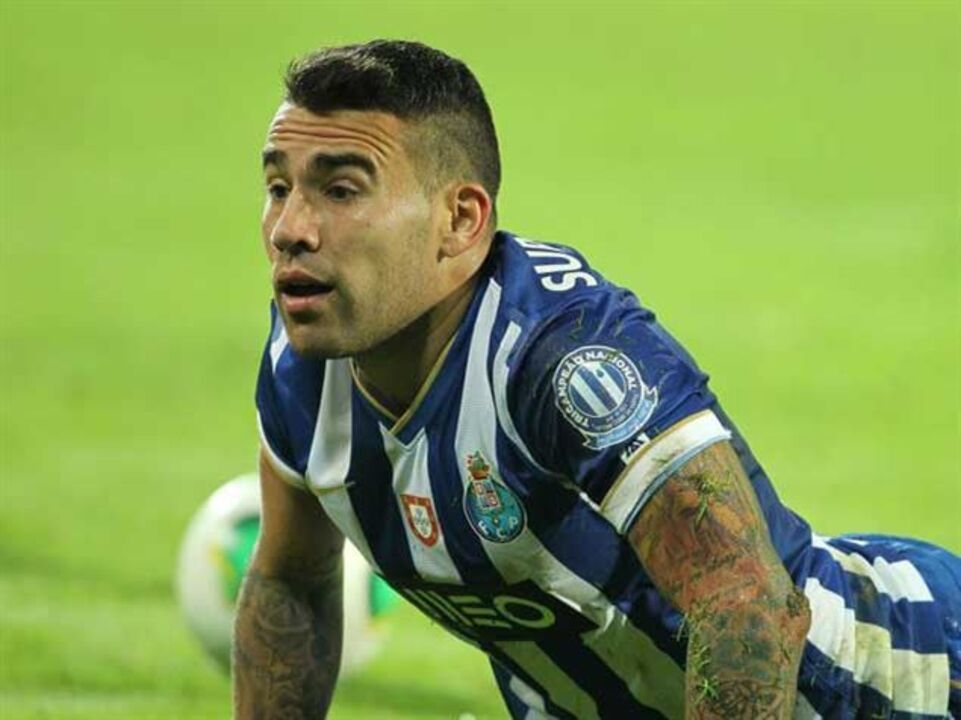 FC Porto pagou 840 mil euros a agente pelo negócio Otamendi