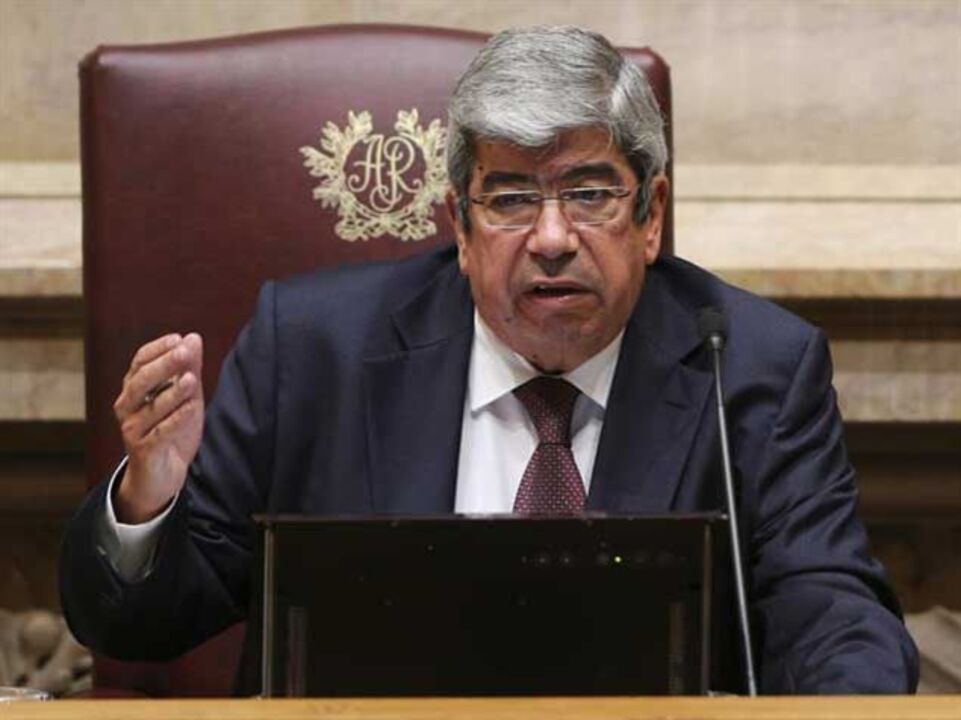 Parlamento de repudia atos de terrorismo em França