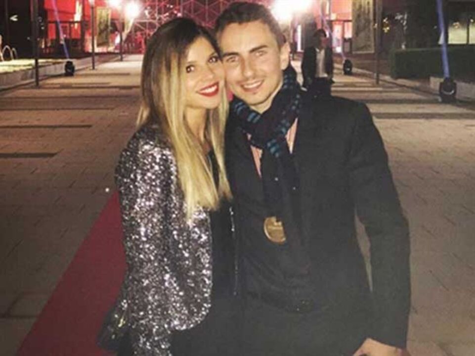 Lorenzo namora com ex de Piqué