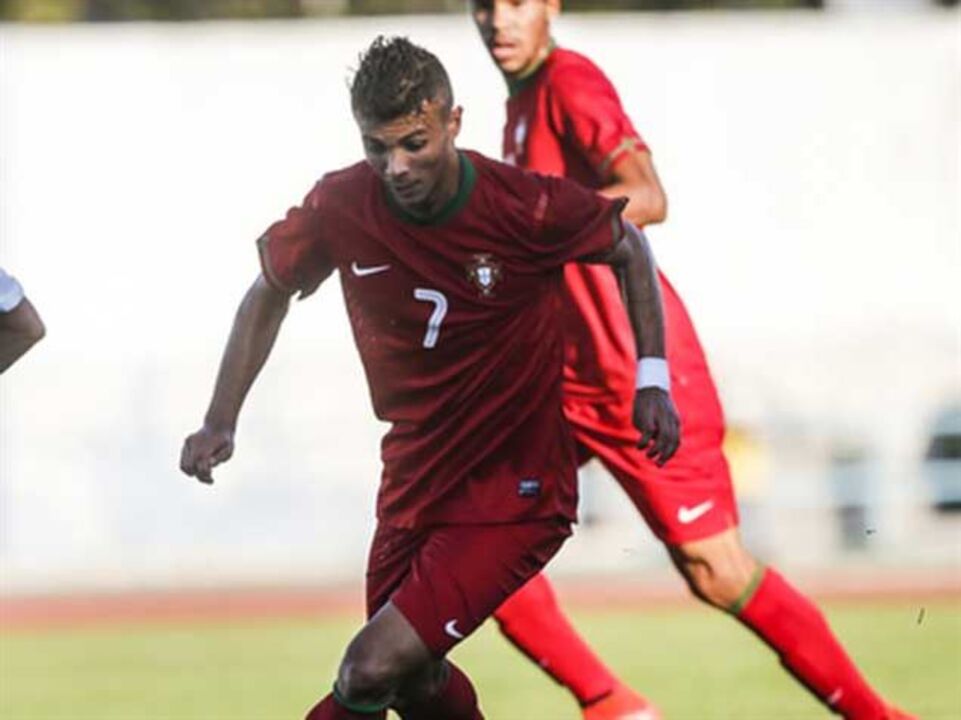 Apuramento para o Euro'2016 fechado com goleada à Grécia