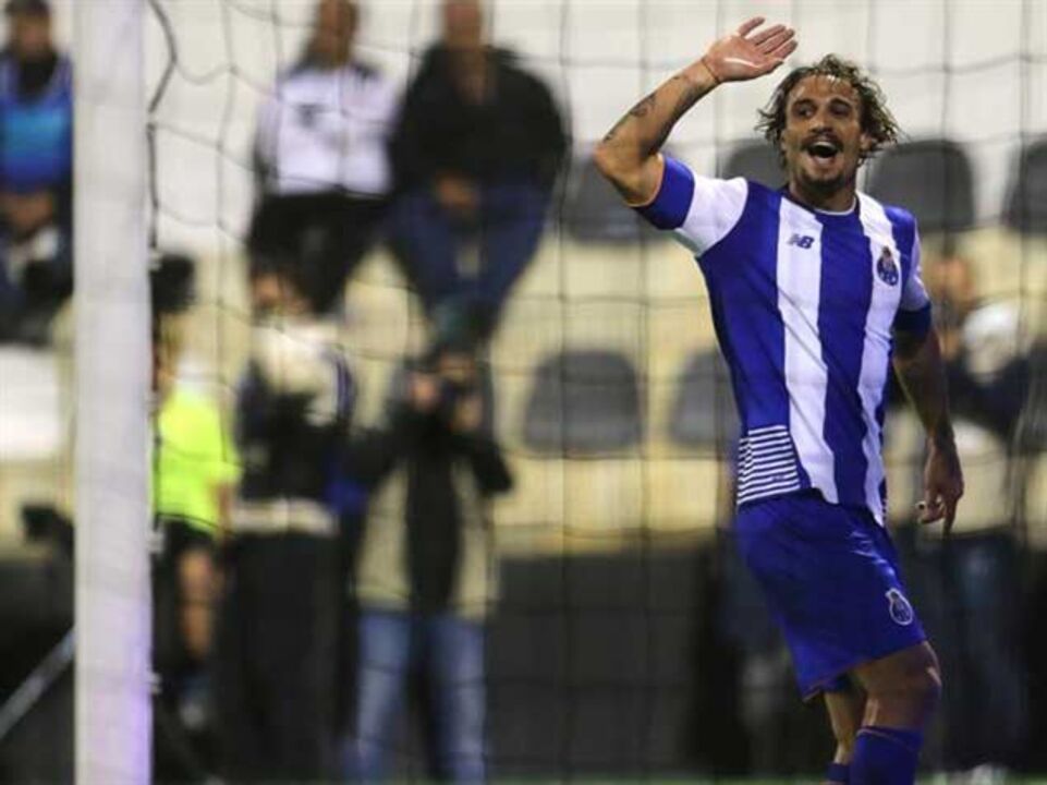 Argentinos dão saída de Osvaldo como certa