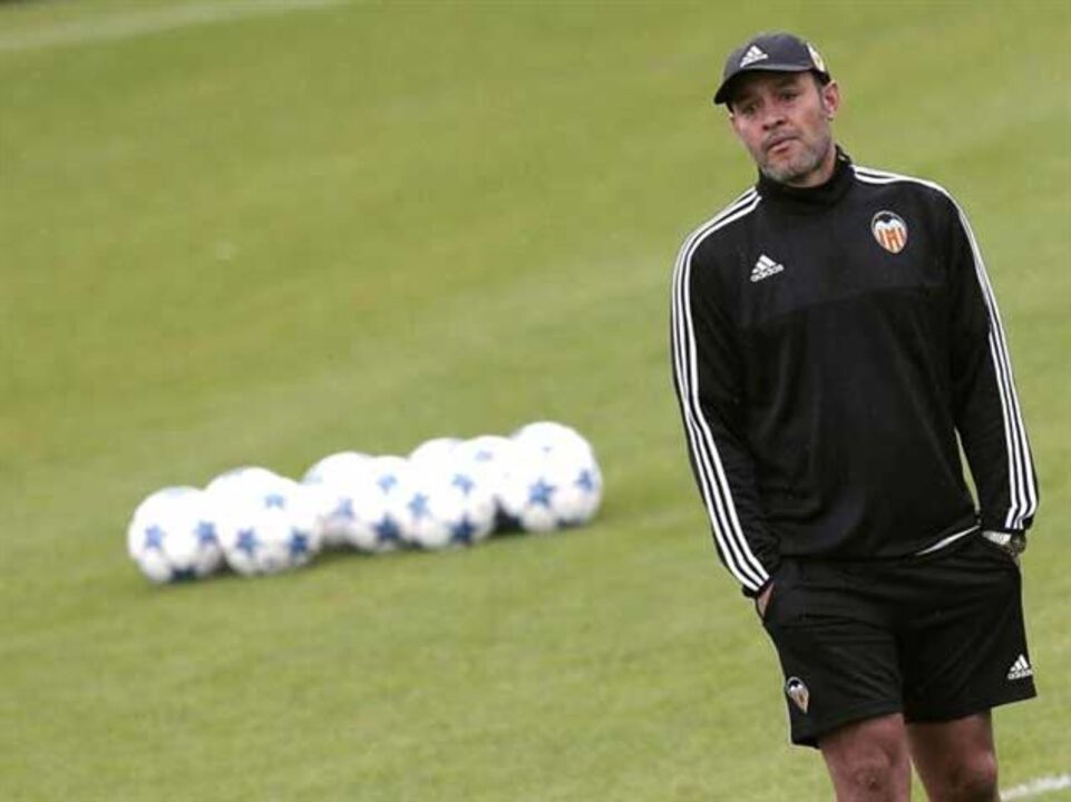 Nuno Espírito Santo espera não perder jogadores