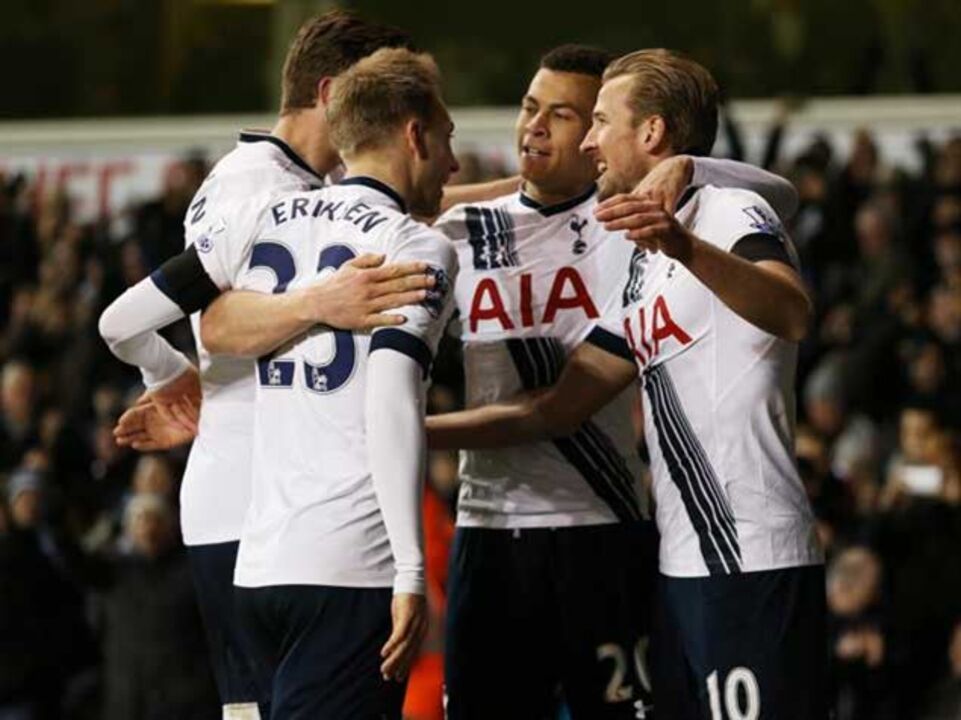Tottenham goleia e isola-se no quinto lugar