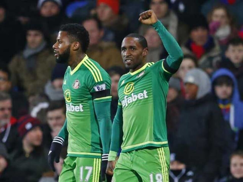 Sunderland vence mas continua em zona perigosa