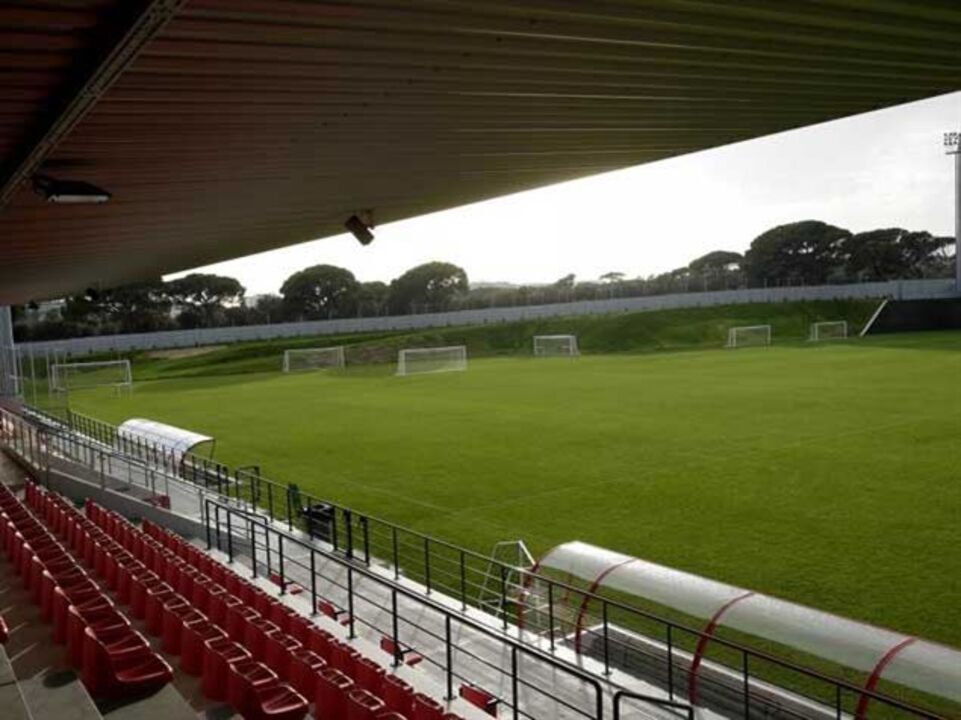 UEFA "impediu" transmissão do jogo com o Oriental