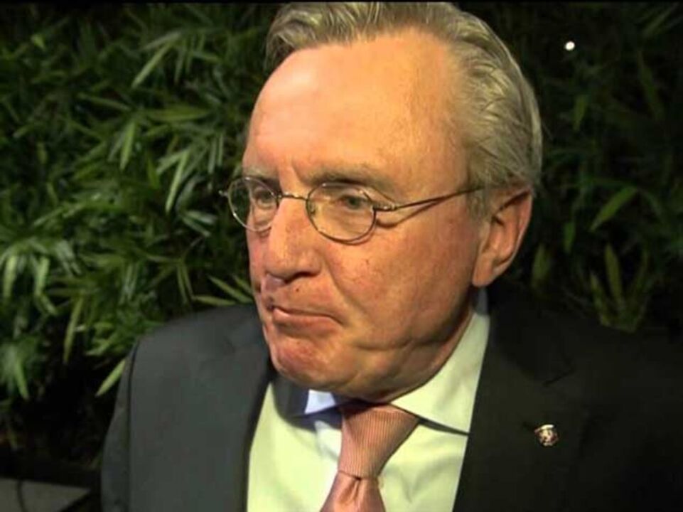 Presidente do Twente demite-se após revelação