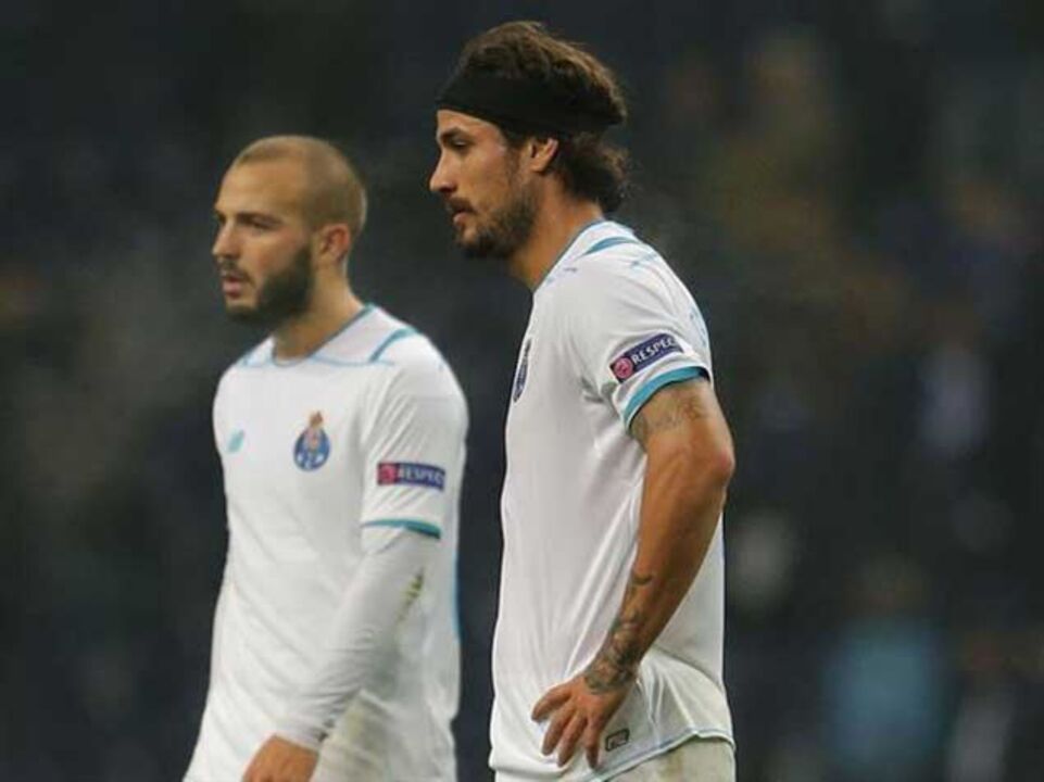 Osvaldo estica a corda