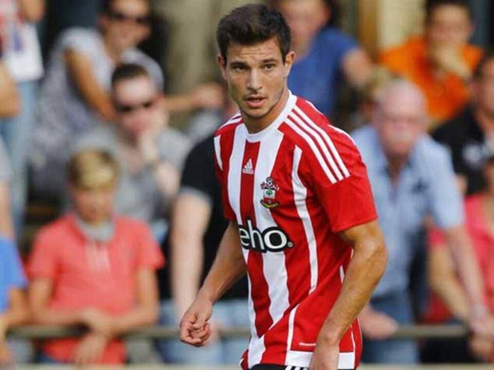 Venda de Cédric a rivais rende 15 milhões ao Sporting