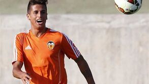 João Cancelo foi vendido por 15 milhões ao Valencia