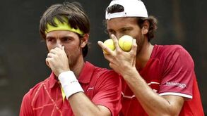 Sousa, Elias e Silva escrevem página histórica e inédita