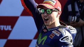 Fãs de Rossi assobiaram Lorenzo no pódio