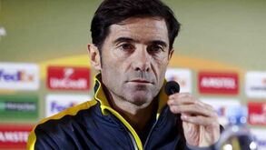 Villarreal renova contrato com treinador