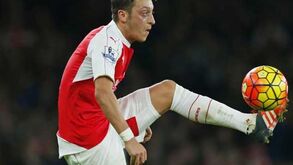 Mesut Özil noivo da Miss Turquia?