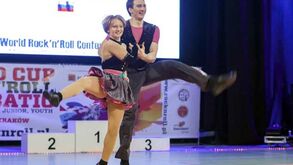 Filha de Putin compete a dançar rock'n'roll