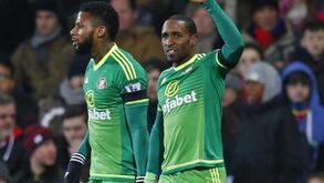 Sunderland vence mas continua em zona perigosa