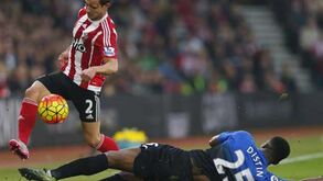 Cédric dá prenda de natal ao Sporting