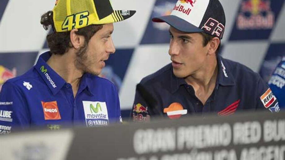 Yamaha defende Rossi e critica Honda