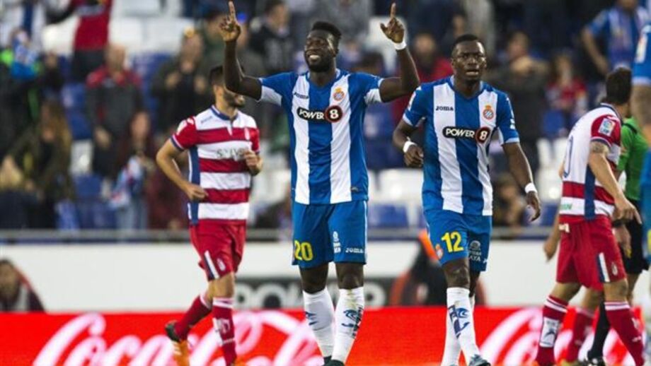Felipe Caicedo renova com Espanyol até 2019