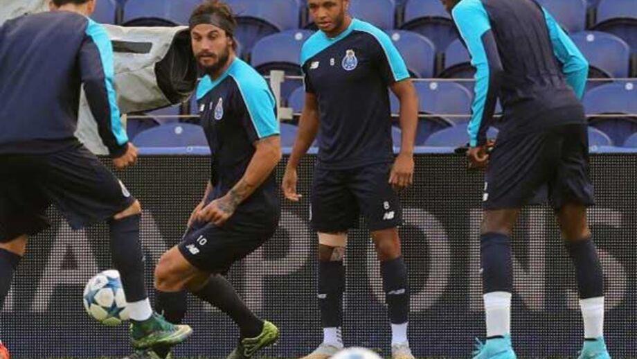 Osvaldo e Brahimi regressam para a receção ao V. Setúbal