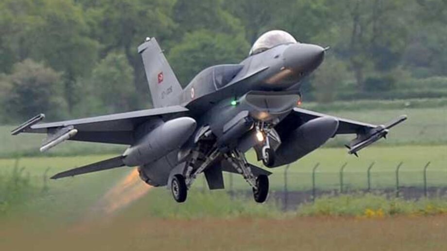 Turquia abate avião militar perto da fronteira com a Síria