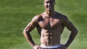 Espanhóis colocam em causa a musculatura de Ronaldo