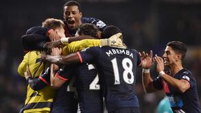Tottenham perde e falha quarto lugar