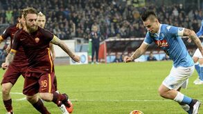 Nápoles e Roma empatam e atrasam-se