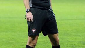 Árbitros vão poder continuar em atividade até aos 50 anos