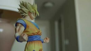 Japoneses surpreendem Rakitic com Son Goku loiro