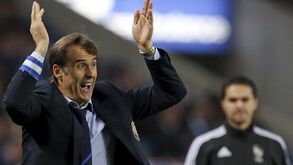 Lopetegui vaiado por não fazer entrar André Silva