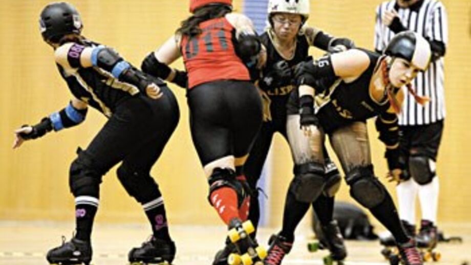Roller derby: Velocidade, quedas e... calções curtos