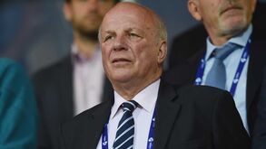 Greg Dyke: «Daremos um tiro na cabeça se não passarmos a fase de grupos»