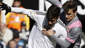 Valencia evita derrota mas continua em queda