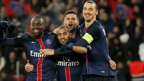 Paris SG goleia e segue imparável na frente