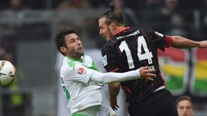 Wolfsburgo cai nos descontos diante do Frankfurt