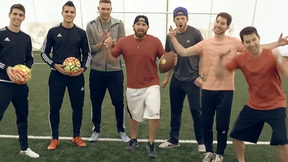Os famosos youtubers Dude Perfect decidiram desafiar Oscar e Lamela para defenderem a honra do futebol num duelo com o futebol americano.