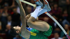 Brasileiro Thiago Silva derrota Lavillenie no salto com vara