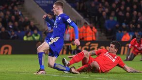 Leicester derrota Liverpool com show de Vardy 