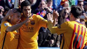Barcelona sofreu para bater Levante