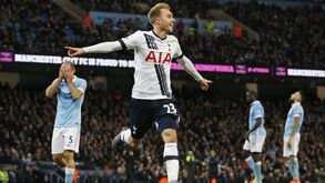 Tottenham vence Manchester City e segue na perseguição