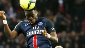 Paris SG confirma afastamento de Aurier